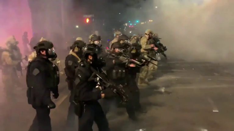 WATCH: Portland Rioters Light Courthouse on Fire w/ Officers Barricaded Inside