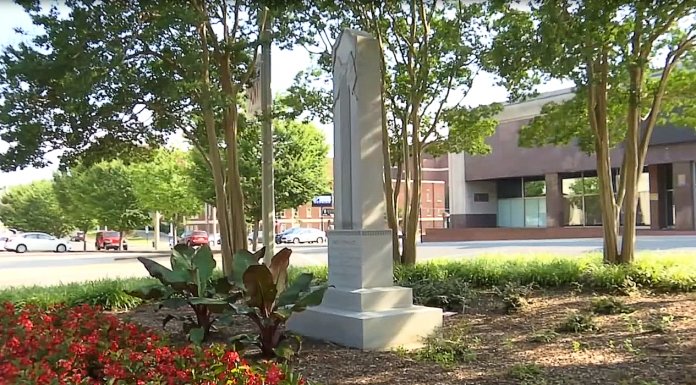 Roanoke's former Robert E. Lee monument
