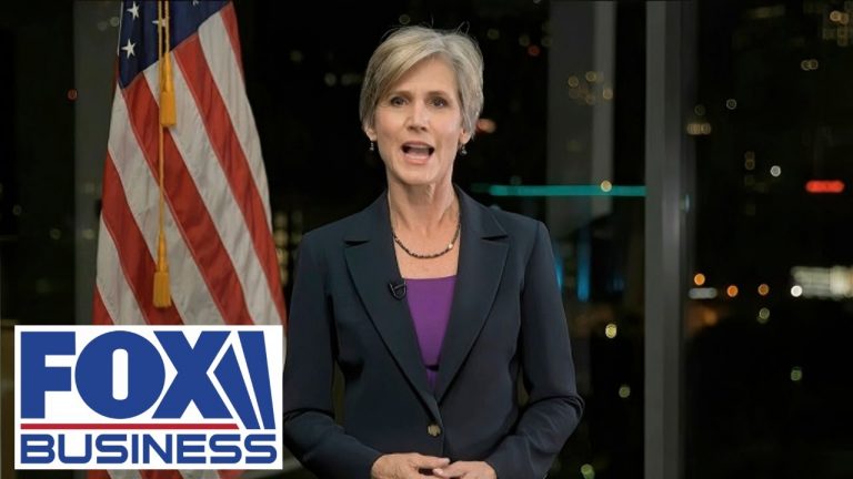 DNC Honors Corrupt, Deep-State Swamp-Dwellers on Second Night