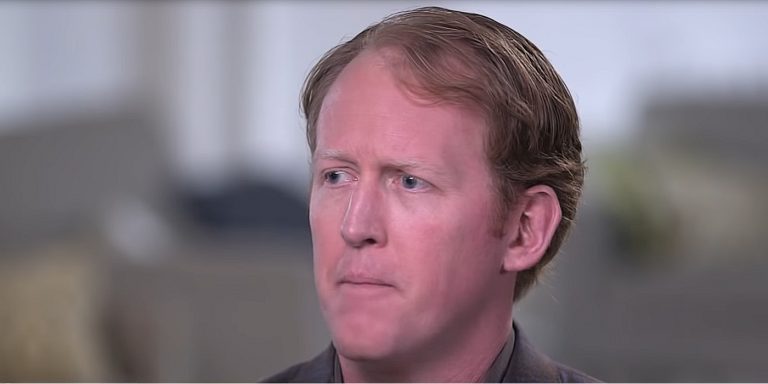 Hero Who Killed Bin Laden Banned from Delta for Not Wearing Mask in Photo