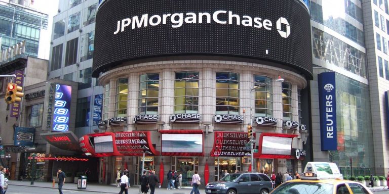 Trump Sues JPMorgan for $5 Billion for ‘De-Banking’ Him