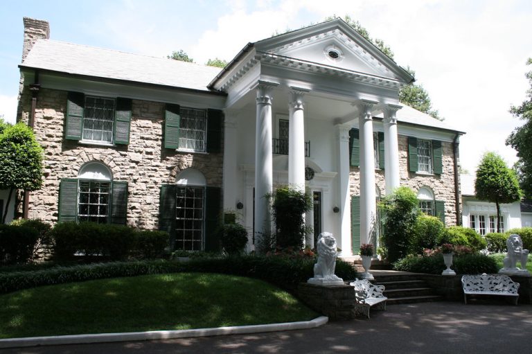 Vandals Deface Graceland Walls w/ ‘Black Lives Matter,’ ‘Defund the Police’