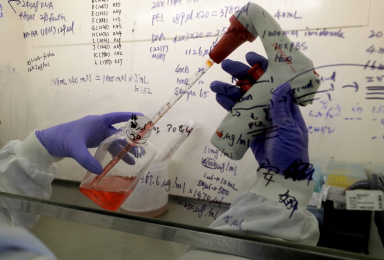 US Outlines Sweeping Plan to Provide Free COVID-19 Vaccines to Skeptical Public