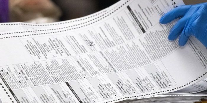Poll: Independents Sour on Country's Direction Before Midterms