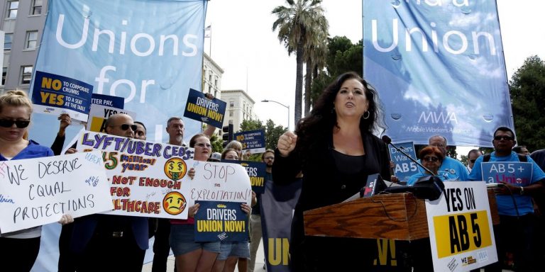 Uber, Lyft Seek Big-Tech Exemption to California Law Targeting Gig Economy