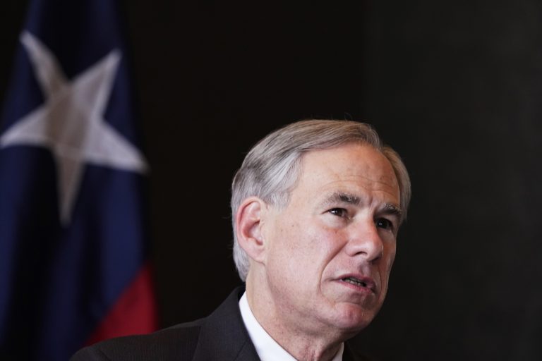 Abbott Launches Chicago-Bound Immigrant Flights Amid Mayor’s Lawsuit