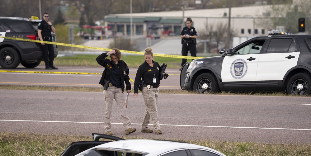 Suburban Minneapolis Police Shoot & Kill White Carjacker | Headline USA