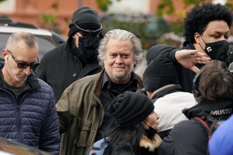 Report: Steve Bannon to Challenge JD Vance for GOP Nomination in 2028 Election