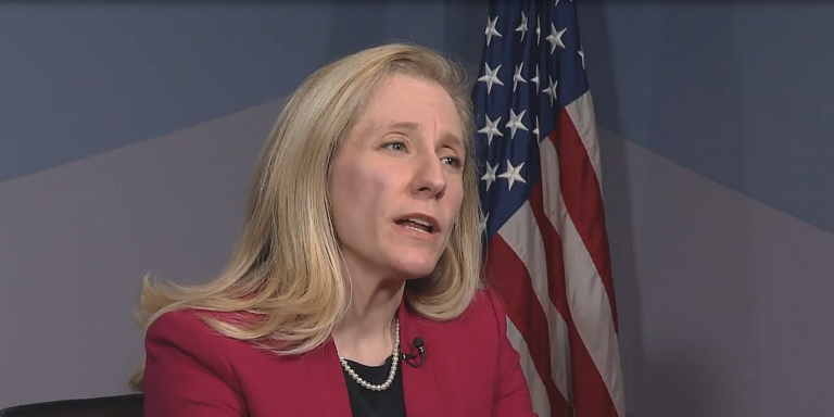 Virginia’s New Gov. Takes Credit for Billions in Deals She Didn’t Land