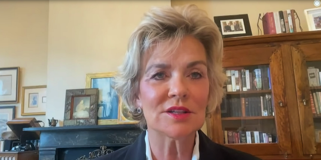 BOOK Cuomo Accuser Says She Was Propositioned Decades Ago by Gov. Bill