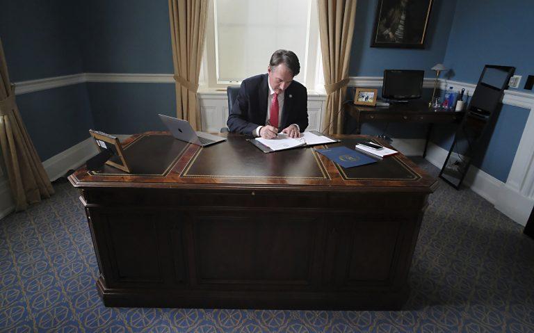 Youngkin’s Paper-Ballot Mandate Puts Va. in Play for Republicans