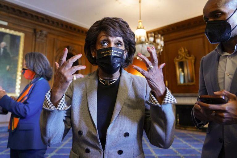 Maxine Waters Whines About Restaurant Heckling—Despite Past Threats Against GOP