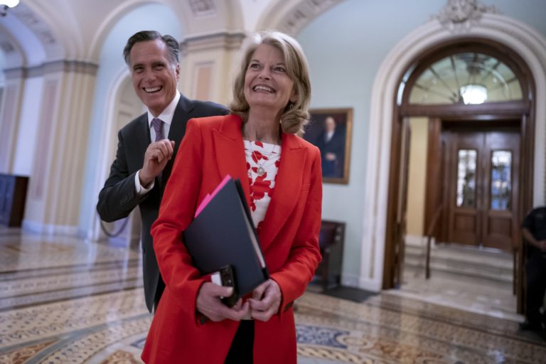 Lisa Murkowski Admits She Isn’t Really a Republican