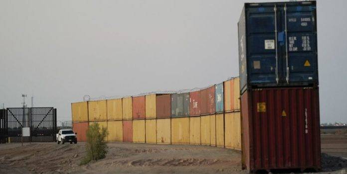 Yuma, Ariz. border containers