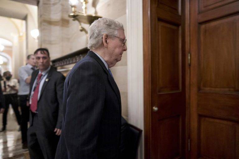 GOP Sens. See Opportunity to Oust McConnell after Failed Border Deal
