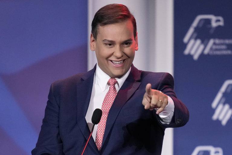 Santos Trolls Ex-House Colleagues in Group Chat after Seat Flip