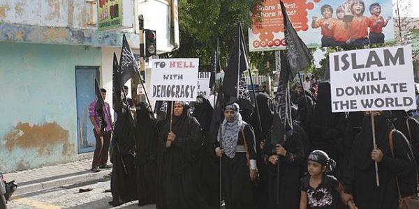 Islamic extremists protest