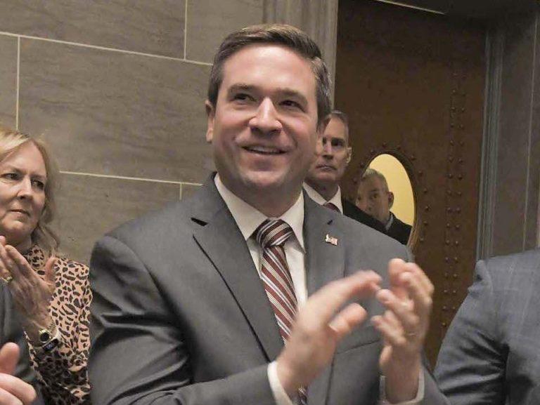 Missouri AG Sues Biden Admin over Secret Illegal Immigrant Flights