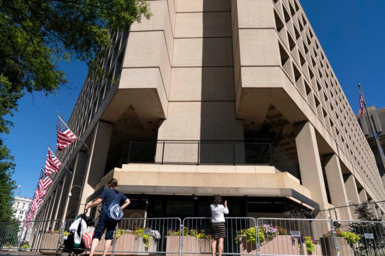 FBI Gave $500M in Contracts, Including No-Bid Work, to Same Person