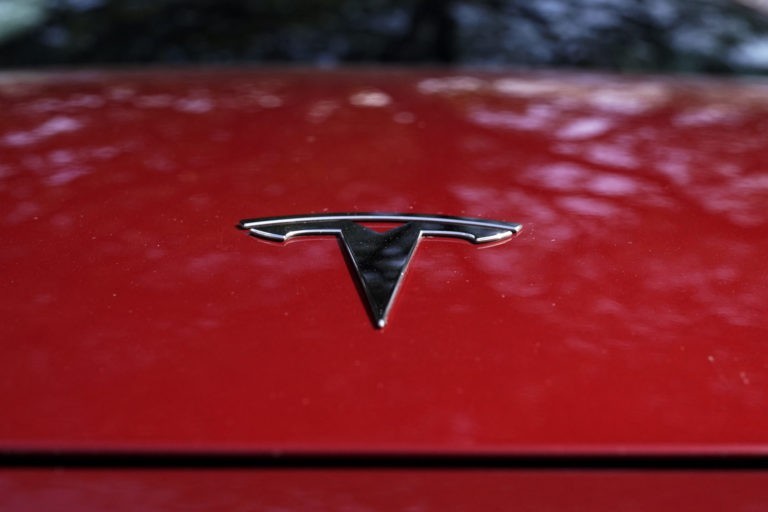 Tesla Recalling Over 200,000 Vehicles Because of ‘Software Glitch’