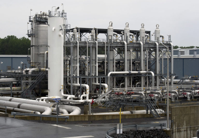 16 States, Led by Gulf states, Sue Biden Administration Over LNG Export Ban