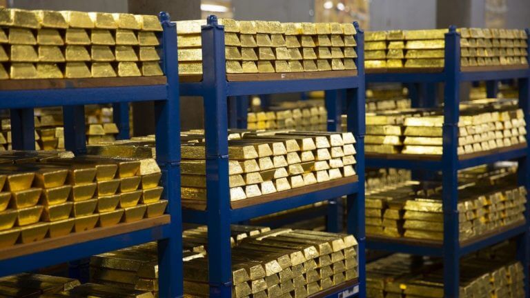 Central Bank Gold-Buying in 2023 Tops 1K Tons, Just Shy of 2022 Record
