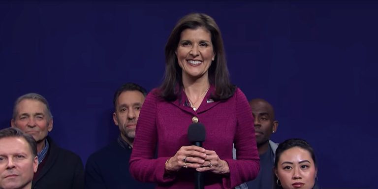 Haley Takes Potshots at Trump, Apologizes for Civil War Gaffe in ‘SNL’ Appearance