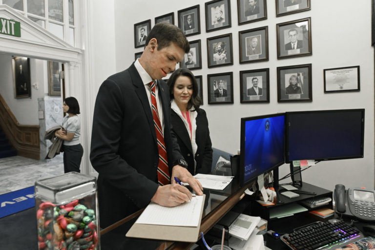 Army Hero Who Drew Buzz in 2022 Gets 2nd Shot at Nevada Senate Seat