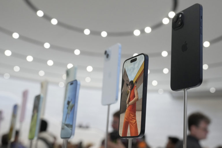 DOJ Sues Apple, Alleging It Illegally Monopolized Smartphone Market