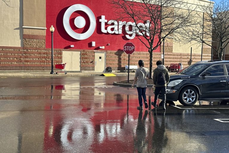 Woke Retailers Slash Prices in Last-Ditch Effort to Bail Out ‘Bidenomics’