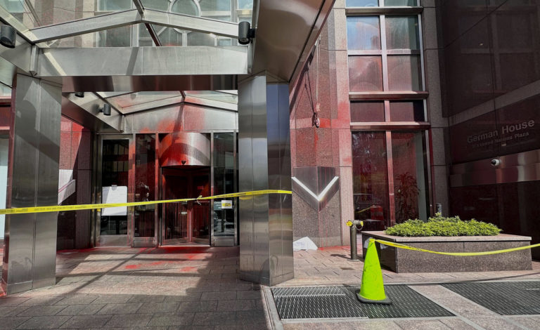 Pro-Hamas Radicals Hurl Paint at Homes of Brooklyn Museum Leaders, Incl. Jewish Director