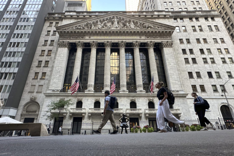 Stock Markets Around the World Tumble as Trump’s ‘Liberation Day’ Approaches