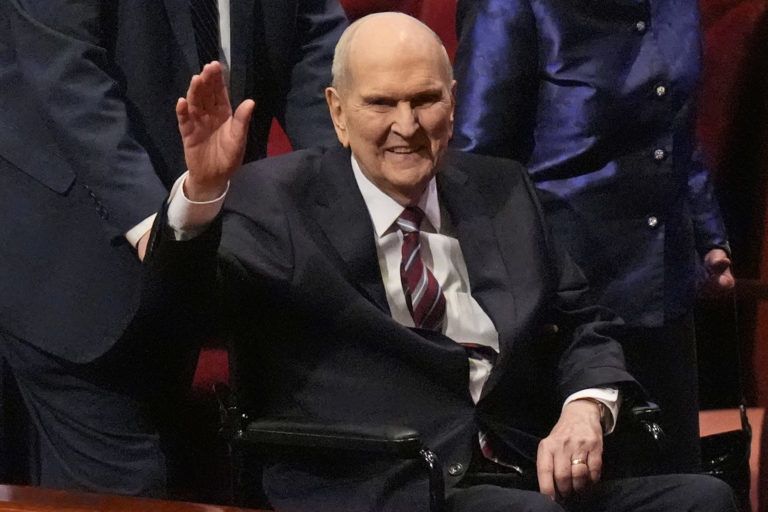 The Mormon Church’s President Turns 100, Bringing Focus on Debate over Age and Leadership