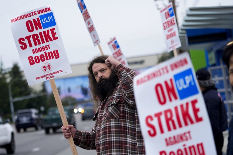 Unions Sue Trump over 100k H-1B Visa Fee