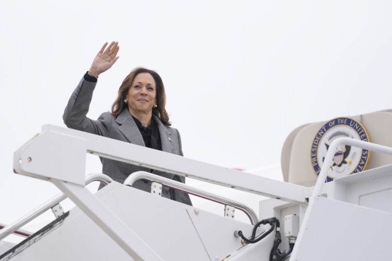 Kamala Slammed by Border Officials in 2nd Career Trip to Border