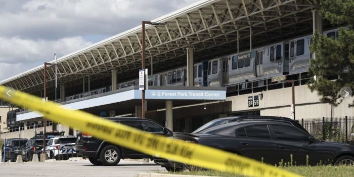 A shooting on a commuter train outside Chicago on Labor Day morning left four people dead. PHOTO: AP