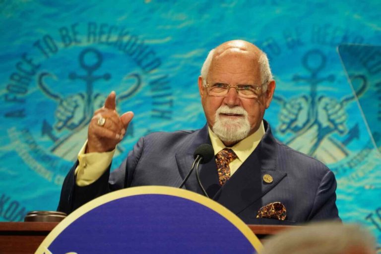 Longshoremen Union Pauses Strike Until After Election to Help Kamala