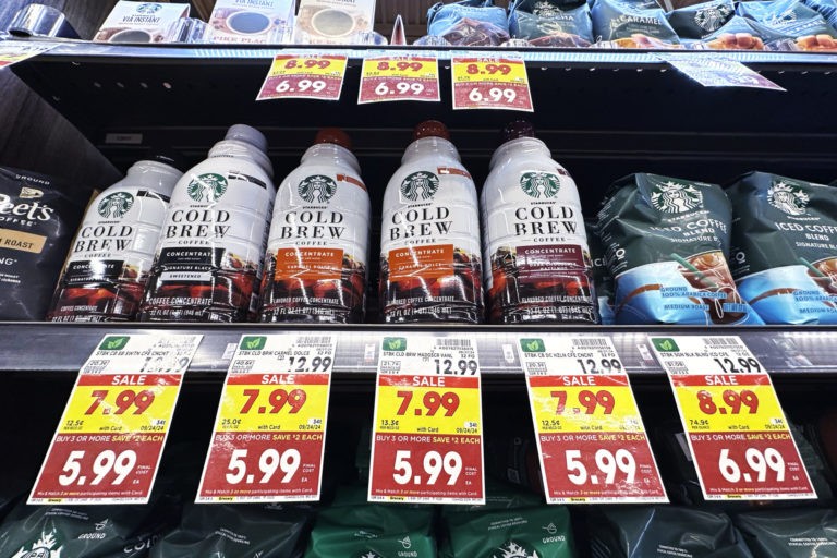 Democrats Seek Federal Ban on Price Gouging amid Tariff Rollout