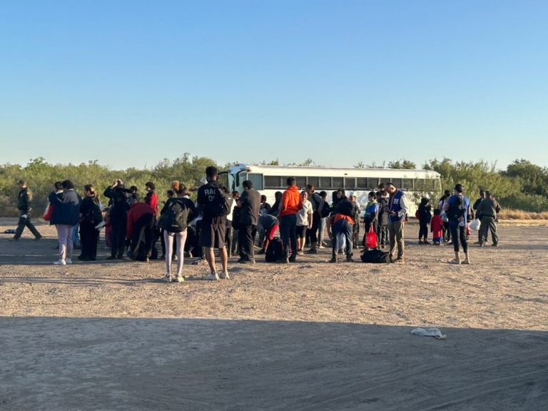 Illegal Immigrants Make Last Dash to Border Before Trump Returns to Office