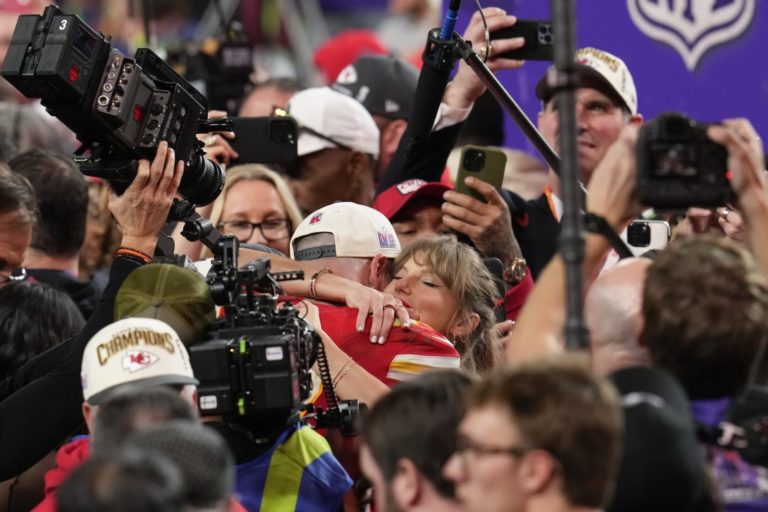 Taylor Swift Fans Angry after Travis Kelce Commented on Trump