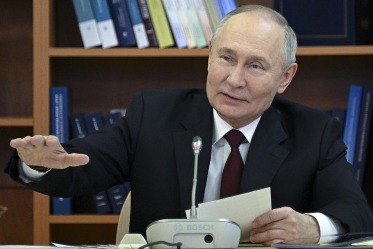 Trump Says Russia Now Has ’10 or 12 Day’ Deadline To End Ukraine War