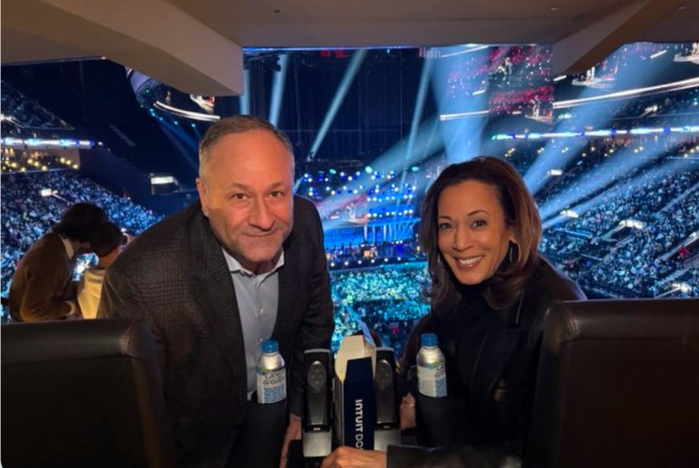 Kamala Enjoys NYC Night Out, Bringing Dozens of Secret Service Agents w/ Her