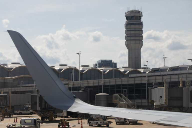 Reported Bomb Threat Halts Flights at Washington Reagan National Airport