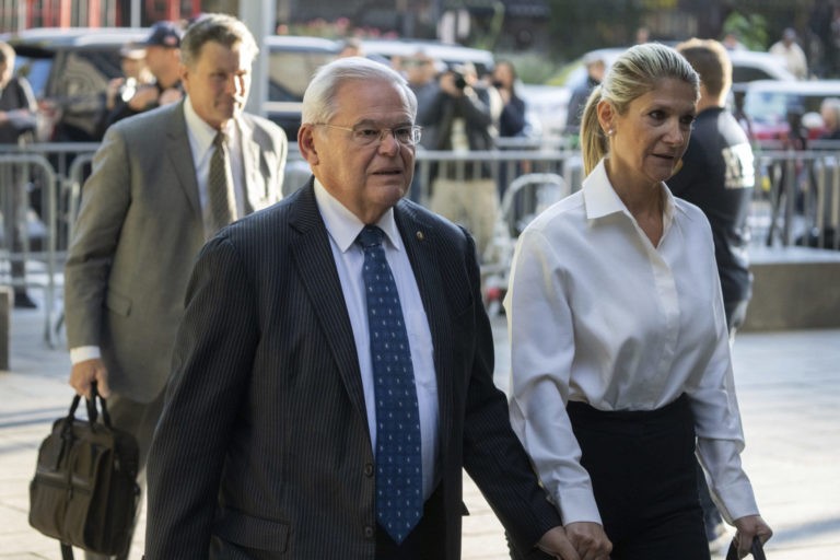 Opening Statements Set for Bribery Trial of Nadine Menendez, Wife of Ex-Sen. Bob Menendez