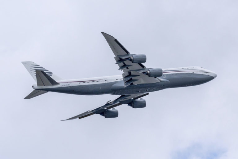 Pentagon Accepts Boeing 747 from Qatar for Trump’s Use