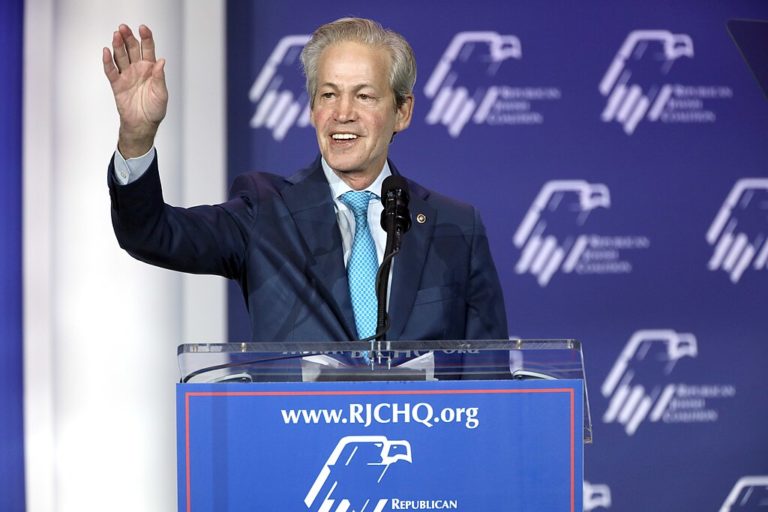 Former U.S. Senator Urges Jewish Tech Titans to Defend Israel Online