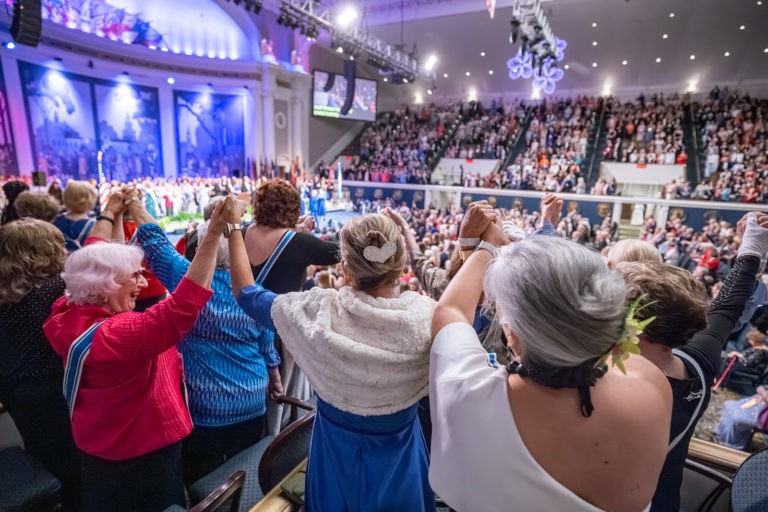 Daughters of American Revolution Slammed for Voting to Admit Trannies