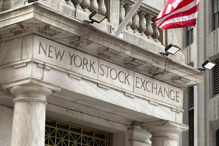 Oil Surge, Tech Selloff Rattle Wall Street